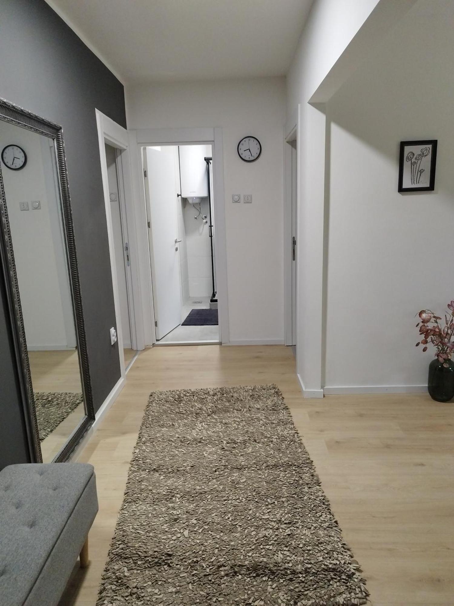 Home Apartment Ni Exteriér fotografie